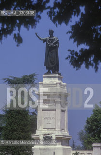 MANTUA. Monument to Vergilius / MANTOVA, monumento a Virgilio - ©Marcello Mencarini/Rosebud2