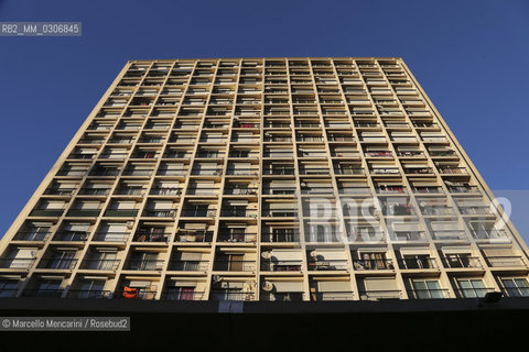 A building in Marseille (January 2013) / Edificio a Marsiglia (gennaio 2013) - ©Marcello Mencarini/Rosebud2
