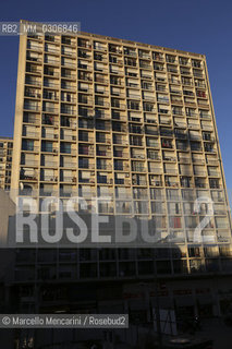 A building in Marseille (January 2013) / Edificio a Marsiglia (gennaio 2013) - ©Marcello Mencarini/Rosebud2