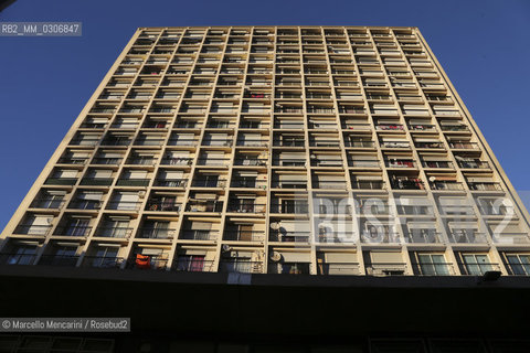 A building in Marseille (January 2013) / Edificio a Marsiglia (gennaio 2013) - ©Marcello Mencarini/Rosebud2