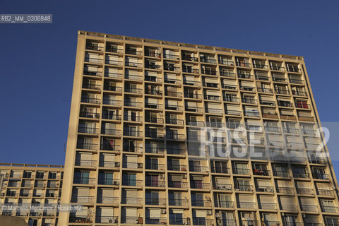A building in Marseille (January 2013) / Edificio a Marsiglia (gennaio 2013) - ©Marcello Mencarini/Rosebud2