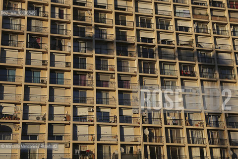 A building in Marseille (January 2013) / Edificio a Marsiglia (gennaio 2013) - ©Marcello Mencarini/Rosebud2