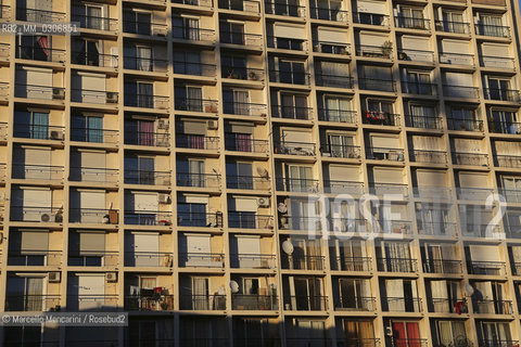 A building in Marseille (January 2013) / Edificio a Marsiglia (gennaio 2013) - ©Marcello Mencarini/Rosebud2