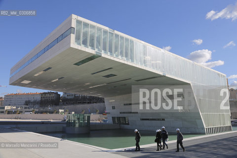 Marseille-Provence 2013 (Marseille European capital of culture in 2013). Villa Méditerranée, a new space dedicated to cultural and artistic exchanges between Mediterranean countries designed by architect Stefano Boeri / Marseille-Provence 2013 (Marsiglia capitale europea della cultura nel 2013). Villa Méditerranée, un nuovo spazio dedicato agli scambi culturali e artistici tra i popoli del Mediterraneoprogettato dallarchitetto Stefano Boeri - ©Marcello Mencarini/Rosebud2