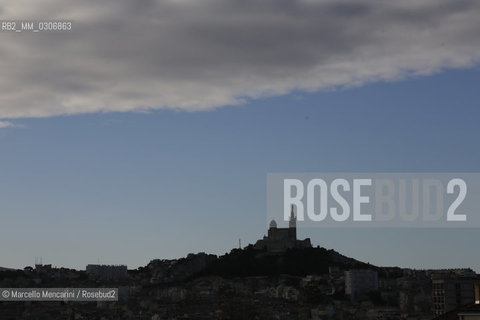 Marseille skyline with the Basilica of Notre Dame De La Garde / Skyline di Marsiglia con la basilica di Notre Dame de la Garde - ©Marcello Mencarini/Rosebud2