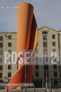 Marseille, the sculpture Seconde Nature in front of the docks. Concept: Miguel Chevalier, designer: Charles Bove-Agence STOA / Marsiglia, la scultura Seconde Nature davanti ai docks. Concept: Miguel Chevalier, designer: Charles Bove-Agence STOA - ©Marcello Mencarini/Rosebud2