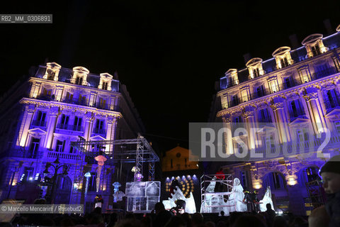 Marseille-Provence 2013 (Marseille European capital of culture in 2013). January 12, Opening Celebration: Retour de Pêche, ice statues carved in Sadi Carnot square by the sculptors of the Machine de Nantes group / Marseille-Provence 2013 (Marsiglia capitale europea della cultura nel 2013). 12 gennaio, Cerimonia di apertura: Retour de Pêche statue di ghiaccio realizzate in piazza Sadi Carnot dagli scultori del gruppo Machine de Nantes - ©Marcello Mencarini/Rosebud2