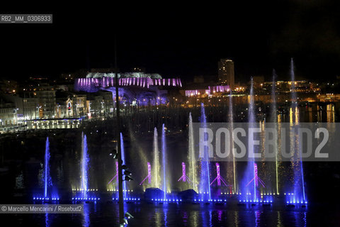 Marseille-Provence 2013 (Marseille European capital of culture in 2013). January 12, Opening Celebration: Espelida Lacydon, an installation by Crystal Group. The water of the Old Port springs in illuminated and colored jets / Marseille-Provence 2013 (Marsiglia capitale europea della cultura nel 2013). 12 gennaio, Cerimonia di apertura: Espelida Lacydon, uninstallazione del Crystal Group. Lacqua del Vecchio porto zampilla in getti colorati e illuminati  - ©Marcello Mencarini/Rosebud2