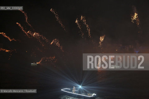 Marseille-Provence 2013 (Marseille European capital of culture in 2013). January 13, Opening Celebration in Arles: the show Révélation by the Groupe F, a pyrotechnical performance on the banks of the Rhone river / Marseille-Provence 2013 (Marsiglia capitale europea della cultura nel 2013). 13 gennaio, Cerimonia di apertura ad Arles: lo show Révélation del Groupe F, uno spettacolo pirotecnico sulle rive del Rodano - ©Marcello Mencarini/Rosebud2