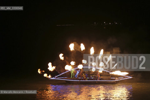 Marseille-Provence 2013 (Marseille European capital of culture in 2013). January 13, Opening Celebration in Arles: the show Révélation by the Groupe F, a pyrotechnical performance on the banks of the Rhone river / Marseille-Provence 2013 (Marsiglia capitale europea della cultura nel 2013). 13 gennaio, Cerimonia di apertura ad Arles: lo show Révélation del Groupe F, uno spettacolo pirotecnico sulle rive del Rodano - ©Marcello Mencarini/Rosebud2