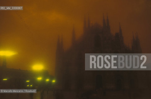 Milan Cathedral in the fog (about 1988) / Il Duomo di Milano nella nebbia (1988 circa) - ©Marcello Mencarini/Rosebud2