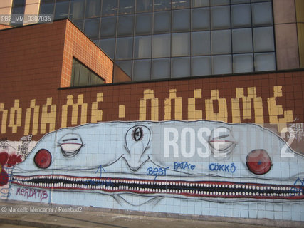 Milan, February 2008. Graffiti on Cavalcavia Bussa, in the Garibaldi district / Milano, febbraiio 2008. Graffiti sul Cavalcavia Bussa, nel quartiere Garibaldi - ©Marcello Mencarini/Rosebud2