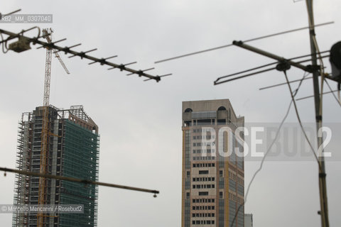 Milan, September 2008. Renovation of one of the FS skyscrapers (State Railways headquarters) on Cavalcavia Bussa / Milano, settembre 2008. Ristrutturazione di uno dei grattacieli FS sul Cavalcavia Bussa - ©Marcello Mencarini/Rosebud2