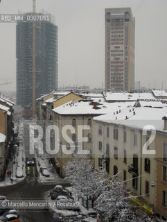 Milan, January 2009. FS Skyscrapers (State Railways headquarters) on the cavalcavia Bussa, view from via Borsieri in the Isola district / Milano, gennaio 2009. I grattacieli FS sul cavalcavia Bussa, visto da via Borsieri, nel quartiere Isola - ©Marcello Mencarini/Rosebud2