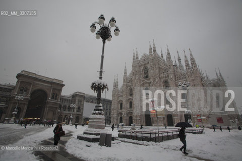 Milan, January 2009. Facade of the Milan Cathedral after a snowfall / Milano, gennaio 2009. Facciata del Duomo di Milano dopo una nevicata - ©Marcello Mencarini/Rosebud2