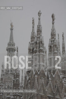 Spiers of the Milan Cathedral after a snowfall (January 2009) / Guglie del Duomo di Milano dopo una nevicata (gennaio 2009) - ©Marcello Mencarini/Rosebud2