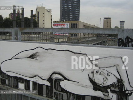 Milan, May 5, 2008. RebelArt, exhibition of graffiti and street art during the Rebelot el suc de Milan (the suk of Milan) urban fair of self-production, recycling and creativity at Cavalcavia Bussa, in the Isola district / Milano, Cavalcavia Bussa, 5 maggio 2008. RebelArt, esibizione di graffiti e street art durante il Rebelot el suk de Milan (il suk di Milano), fiera metropolitana delle autoproduzioni, del riciclo e dellingegno sul Cavalcavia Eugenio Bussa, nel quartiere Isola - ©Marcello Mencarini/Rosebud2