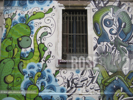 Milan, October 2008. Graffiti on the outer wall of the Community Center Pergola, on via Angelo della Pergola / Milano, ottobre 2008. Graffiti sul muro esterno del Centro sociale Pergola in via Angelo della Pergola - ©Marcello Mencarini/Rosebud2