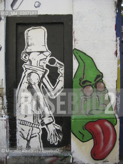 Milan, September 2008. Graffiti on the outer wall of the Community Center Pergola, on via Angelo della Pergola / Milano, settembre 20080. Graffiti sul muro esterno del Centro sociale Pergola in via Angelo della Pergola - ©Marcello Mencarini/Rosebud2