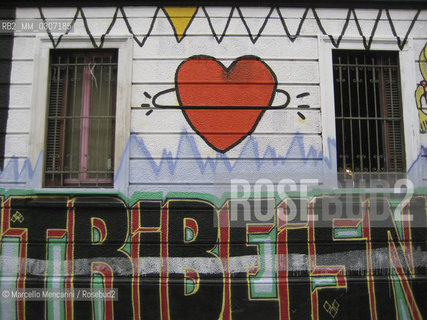 Milan, October 2008. Graffiti on the outer wall of the Community Center Pergola, on via Angelo della Pergola / Milano, ottobre 2008. Graffiti sul muro esterno del Centro sociale Pergola in via Angelo della Pergola - ©Marcello Mencarini/Rosebud2
