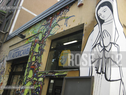 Milan, September 2008. Graffiti on the corner between Piazzale Archinto and via Angelo della Pergola in the Isola district / Milano, settembre 2008. Graffiti sullangolo tra piazzale Archinto e via Angelo della Pergola nel quartiere Isola - ©Marcello Mencarini/Rosebud2