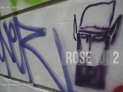 Milan. September 2008. Graffiti in via Strabone, in the Isola district / Milano, settembre 2008. Graffiti in via Strabone, nel quartiere Isola - ©Marcello Mencarini/Rosebud2