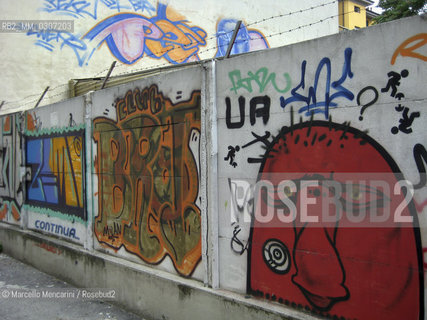 Milan. September 2008. Graffiti in via Strabone, in the Isola district / Milano, settembre 2008. Graffiti in via Strabone, nel quartiere Isola - ©Marcello Mencarini/Rosebud2