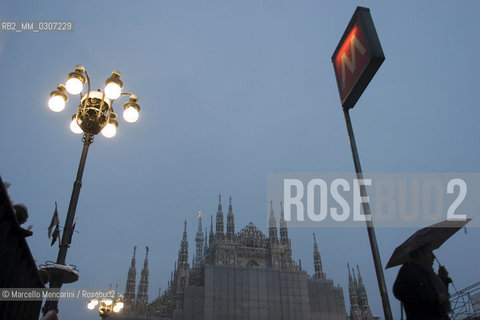 Milan Cathedral in restoration, view from the underground station (January 2006) / Il Duomo di Milano in restauro, visto dalla fermata della metropolitana (gennaio 2006) - ©Marcello Mencarini/Rosebud2
