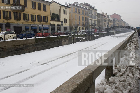 Milan, January 2006. Naviglio Grande canal after a snowfall / Milano, gennaio 2006. Il Naviglio grande dopo una nevicata - ©Marcello Mencarini/Rosebud2