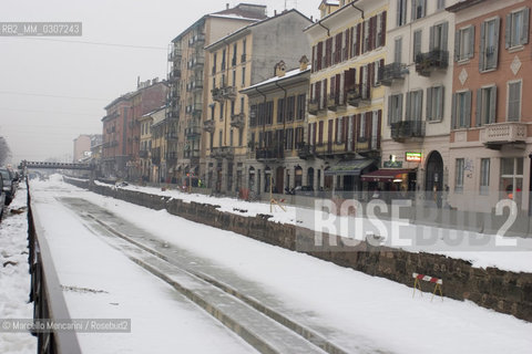 Milan, January 2006. Naviglio Grande canal after a snowfall / Milano, gennaio 2006. Il Naviglio grande dopo una nevicata - ©Marcello Mencarini/Rosebud2