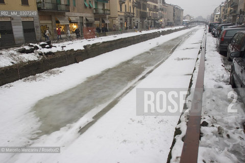 Milan, January 2006. Naviglio Grande canal after a snowfall / Milano, gennaio 2006. Il Naviglio grande dopo una nevicata - ©Marcello Mencarini/Rosebud2