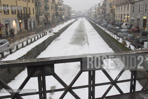 Milan, January 2006. Naviglio Grande canal after a snowfall / Milano, gennaio 2006. Il Naviglio grande dopo una nevicata - ©Marcello Mencarini/Rosebud2