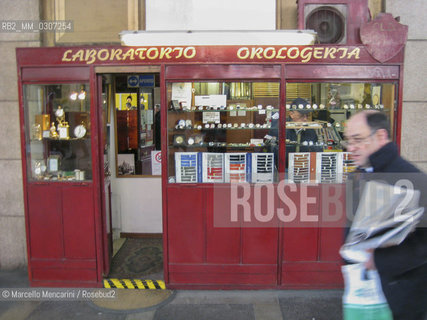 Milan, March 2008. Old clockmaker shop on via Guglielmo Marconi / Milano, marzo 2008. Antico Laboratorio di Orologeria in via Guglielmo Marconi - ©Marcello Mencarini/Rosebud2