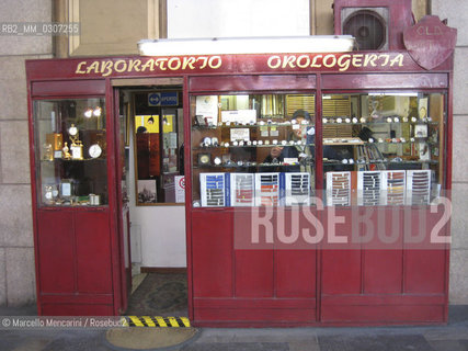 Milan, March 2008. Old clockmaker shop on via Guglielmo Marconi / Milano, marzo 2008. Antico Laboratorio di Orologeria in via Guglielmo Marconi - ©Marcello Mencarini/Rosebud2