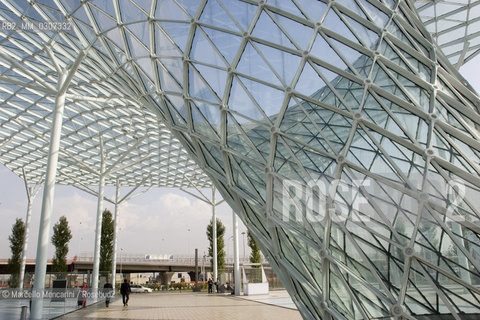 Details of the New Trade Fair of Milan, designed by architect Massimiliano Fuksas, 2006 / Dettagli della nuova Fiera di Milano progettata dallarchitetto massimiliano Fuksas, 2006 - ©Marcello Mencarini/Rosebud2