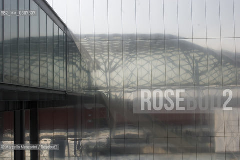 Details of the New Trade Fair of Milan, designed by architect Massimiliano Fuksas, 2006 / Dettagli della nuova Fiera di Milano progettata dallarchitetto massimiliano Fuksas, 2006 - ©Marcello Mencarini/Rosebud2