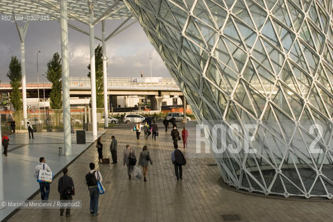 Details of the New Trade Fair of Milan, designed by architect Massimiliano Fuksas, 2006 / Dettagli della nuova Fiera di Milano progettata dallarchitetto massimiliano Fuksas, 2006 - ©Marcello Mencarini/Rosebud2