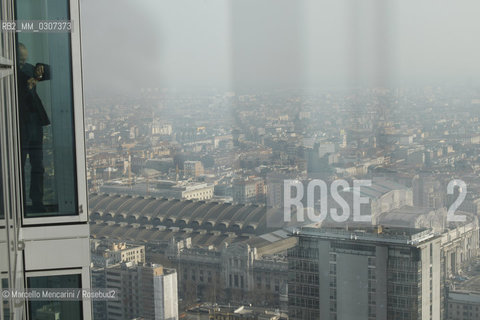 View of Milan from the New Lombardy Region Headquarters (2010): Central Station / Veduta di Milano dal nuovo Palazzo della Regione (2010): Stazione centrale - ©Marcello Mencarini/Rosebud2