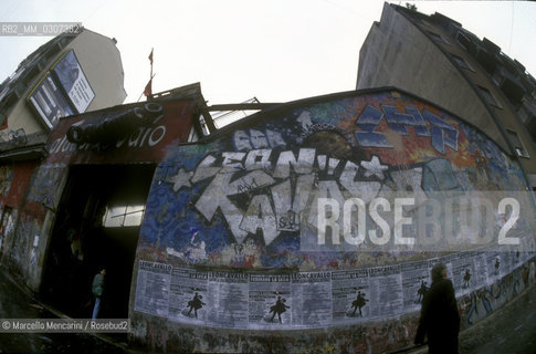 Milan, about 1995. Social Center Leoncavallo / Milano, 1995 circa. Centro sociale Leoncavallo - ©Marcello Mencarini/Rosebud2
