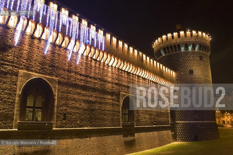 Christmas lights in Milan, Natale 2007: Castello Sforzesco / Luci a Milano, dicembre 2007: Castello Sforzesco - ©Marcello Mencarini/Rosebud2