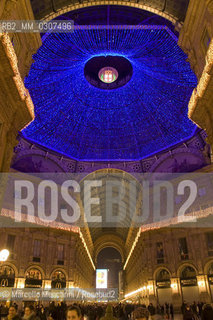 Christmas lights in Milan, December 2007: Galleria Vittorio Emanuele II / Luci a Milano, Natale 2007: Galleria Vittorio Emanuele II - ©Marcello Mencarini/Rosebud2