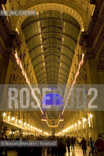 Christmas lights in Milan, December 2007: Galleria Vittorio Emanuele II / Luci a Milano, Natale 2007: Galleria Vittorio Emanuele II - ©Marcello Mencarini/Rosebud2