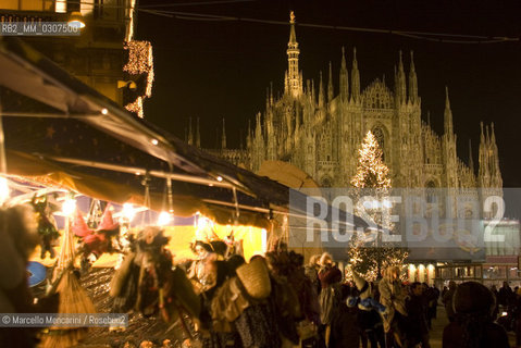 Christmas lights in Milan, 2007: Piazza Duomo / Luci a Milano, Natale 2007: Piazza Duomo - ©Marcello Mencarini/Rosebud2