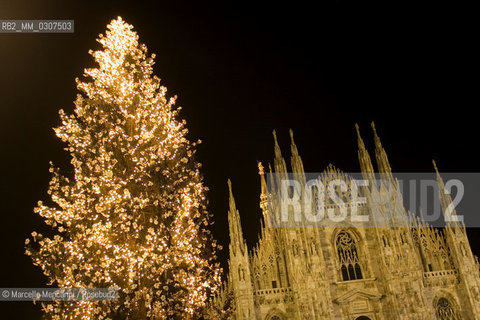 Christmas lights in Milan, Christmas 2007: Piazza del Duomo / Luci a Milano, Natale 2007: Piazza del Duomo - ©Marcello Mencarini/Rosebud2
