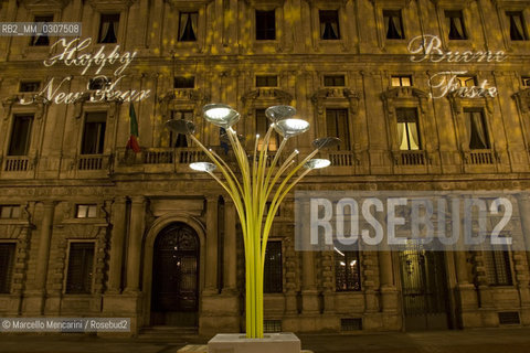 Christmas lights in Milan, 2007. Solar Tree by Ross Lovegrove in front of Palazzo Marino / Luci a Milano, Natale 2007: Solar Tree di Ross Lovegrove davanti a Palazzo Marino - ©Marcello Mencarini/Rosebud2