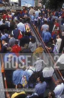 SMAU computer expo, Milan, 1999. People arriving by underground / SMAU, Milano, 1999. Gente che arriva con la metropolitana - ©Marcello Mencarini/Rosebud2