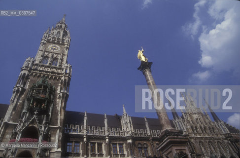 MUNICH, Neues Rathaus (New City Hall) / MONACO DI BAVIERA, Neues Rathaus (Municipio nuovo) - ©Marcello Mencarini/Rosebud2