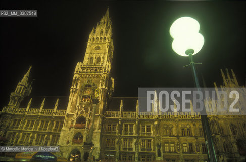 MUNICH, Neues Rathaus (New City Hall) / MONACO DI BAVIERA, Neues Rathaus (Municipio nuovo) - ©Marcello Mencarini/Rosebud2