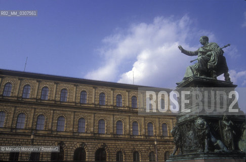 MUNICH Residenz (Münchner Residenz) in  Maxjosephplatz / La Residenza di MONACO DI BAVIERA (Münchner Residenz) in Maxjosephplatz - ©Marcello Mencarini/Rosebud2