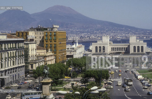 NAPLES. View with Mount Vesuvius in the background / NAPOLI. Veduta con il Vesuvio sullo sfondo - ©Marcello Mencarini/Rosebud2